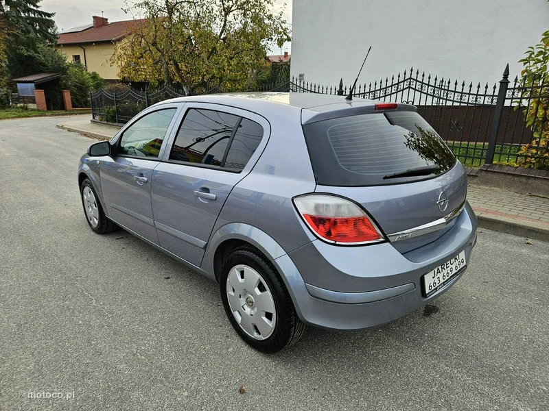 Opel Astra H 6