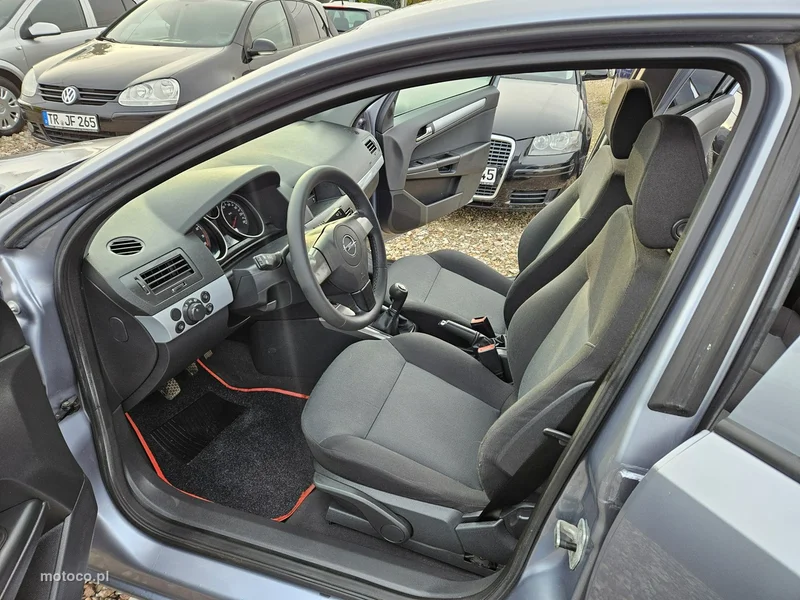 Opel Astra H 7