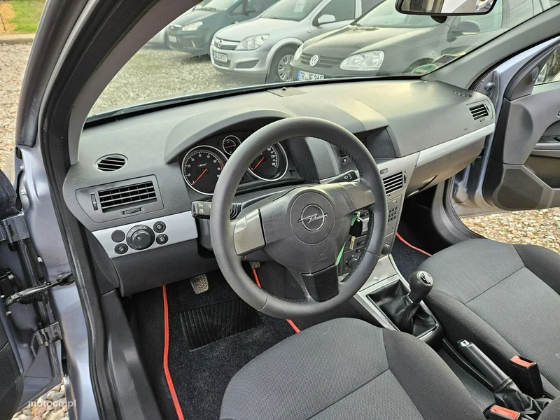 Opel Astra H 8