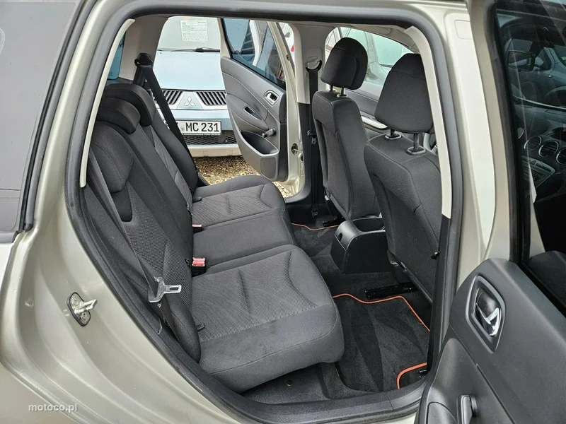 Peugeot 308 11