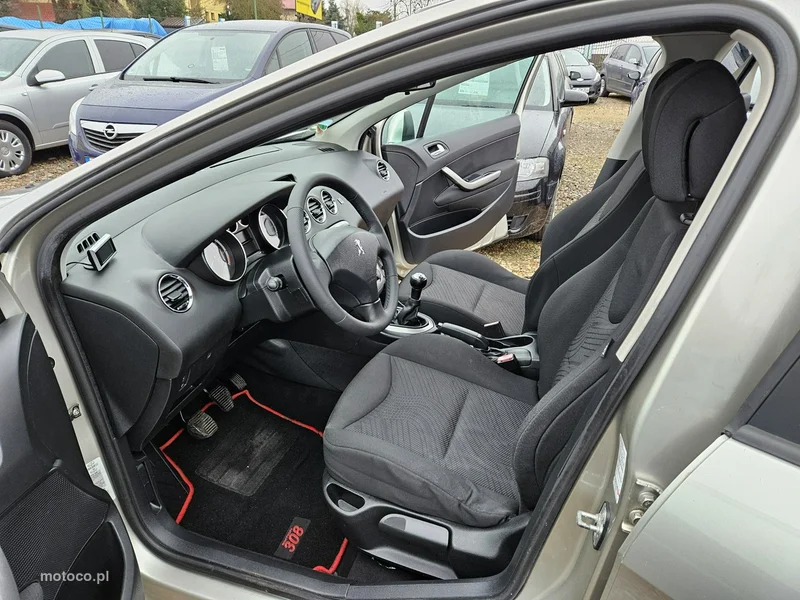 Peugeot 308 7
