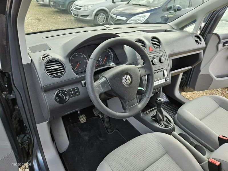 Volkswagen Caddy III 8