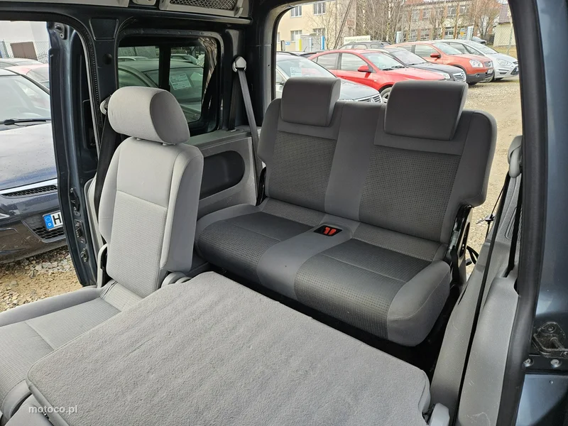 Volkswagen Caddy III 10