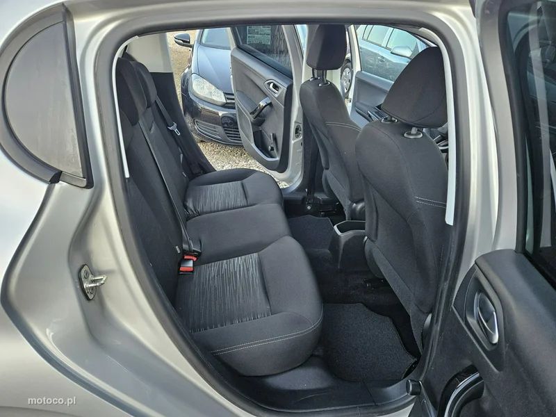 Peugeot 208 11