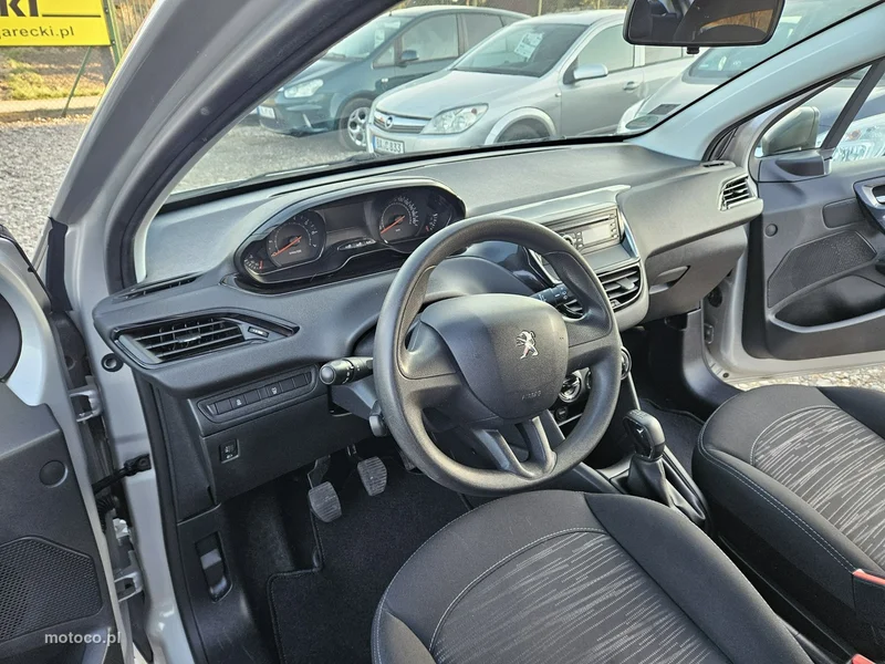 Peugeot 208 8