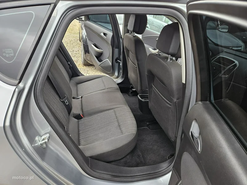 Opel Astra J 11