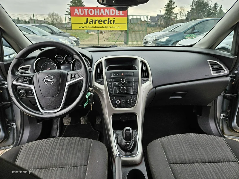 Opel Astra J 12
