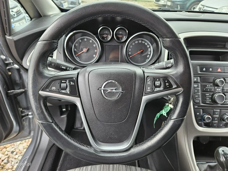 Opel Astra J 16