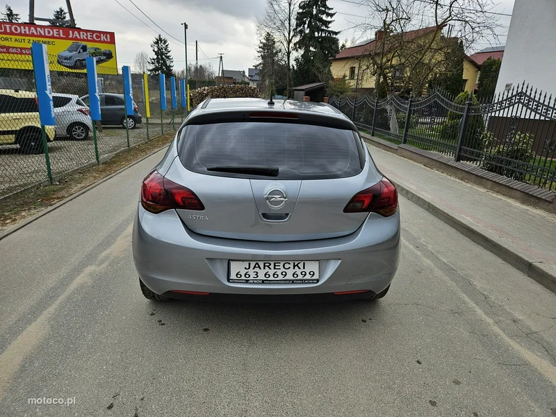 Opel Astra J 5