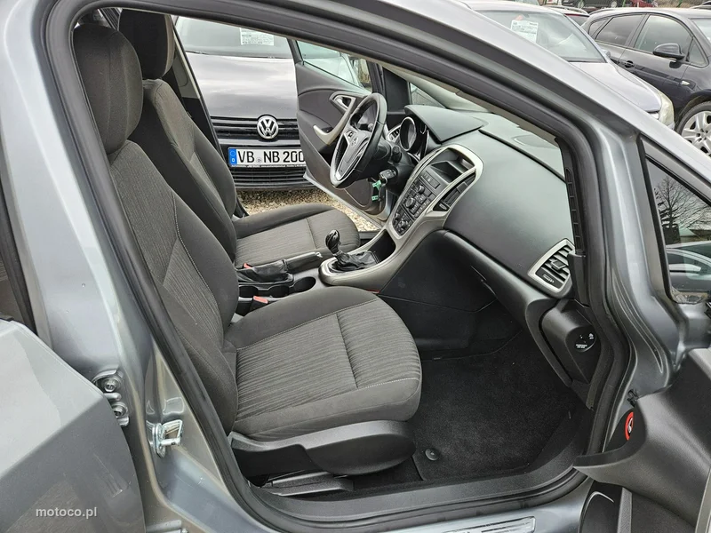 Opel Astra J 10