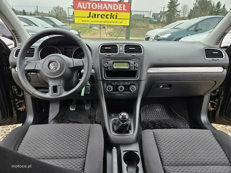 Volkswagen Golf VI 11