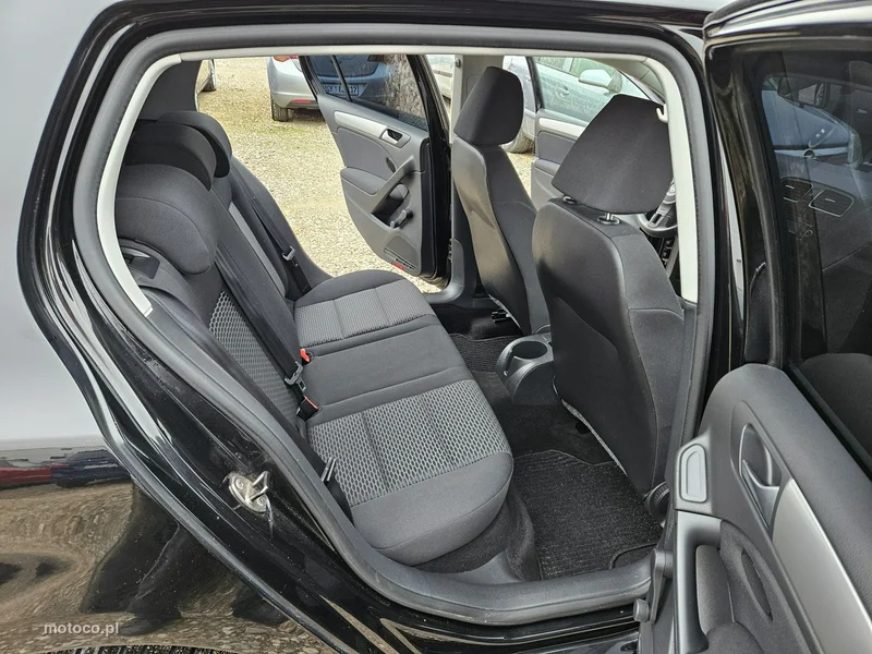 Volkswagen Golf VI 10