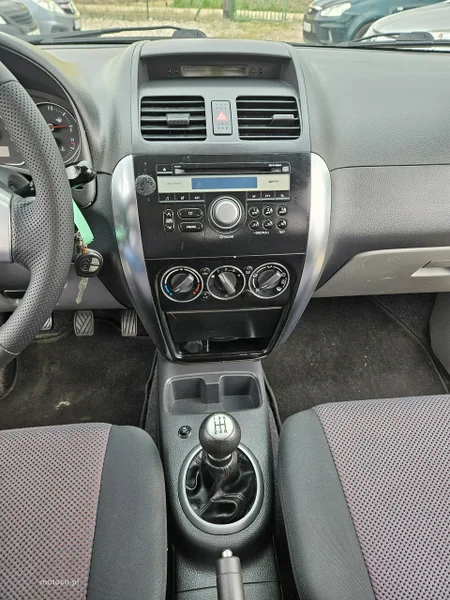 Suzuki SX4 15