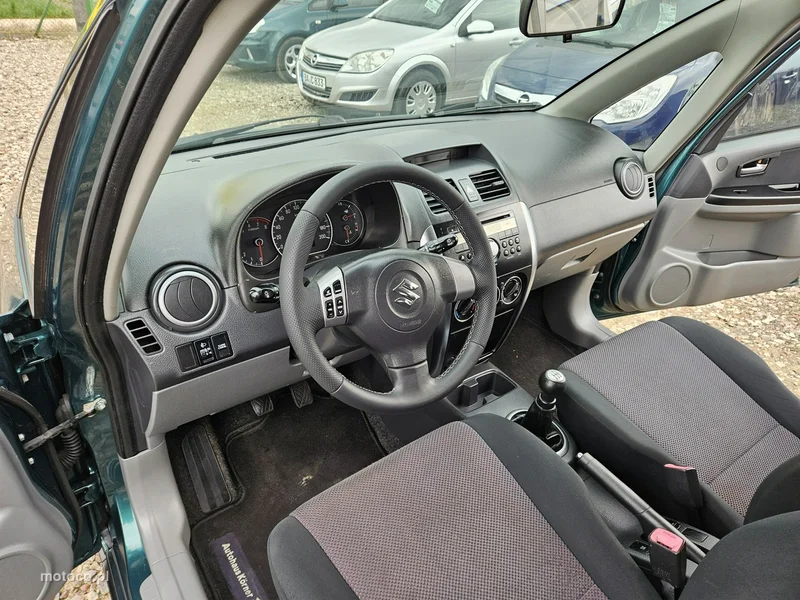 Suzuki SX4 8