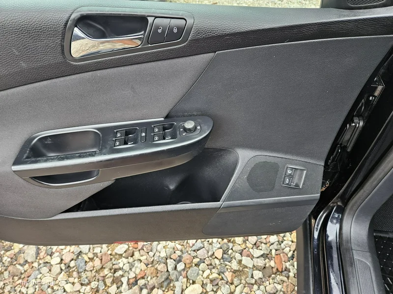 Volkswagen Passat B6 13