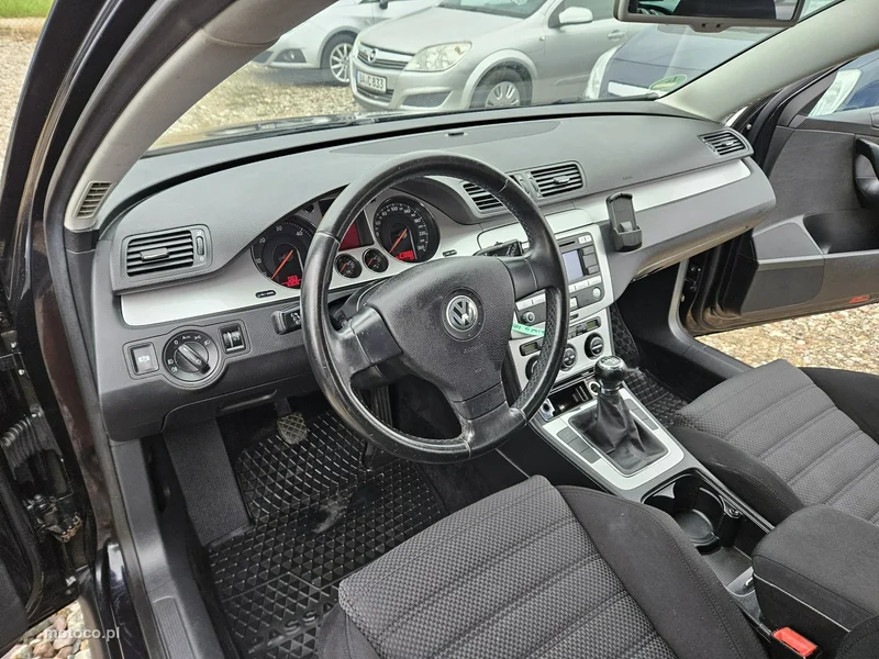Volkswagen Passat B6 8