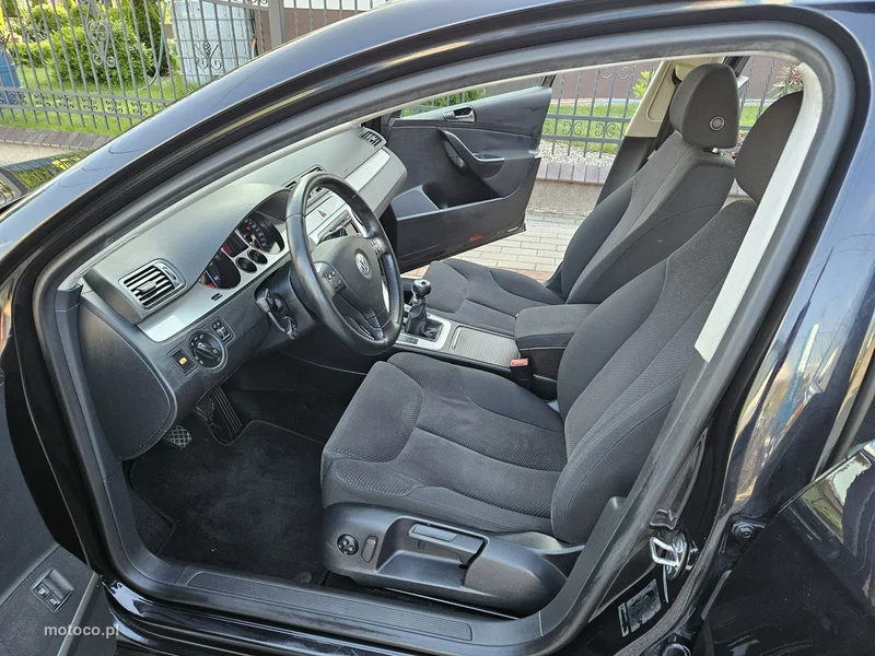 Volkswagen Passat B6 7
