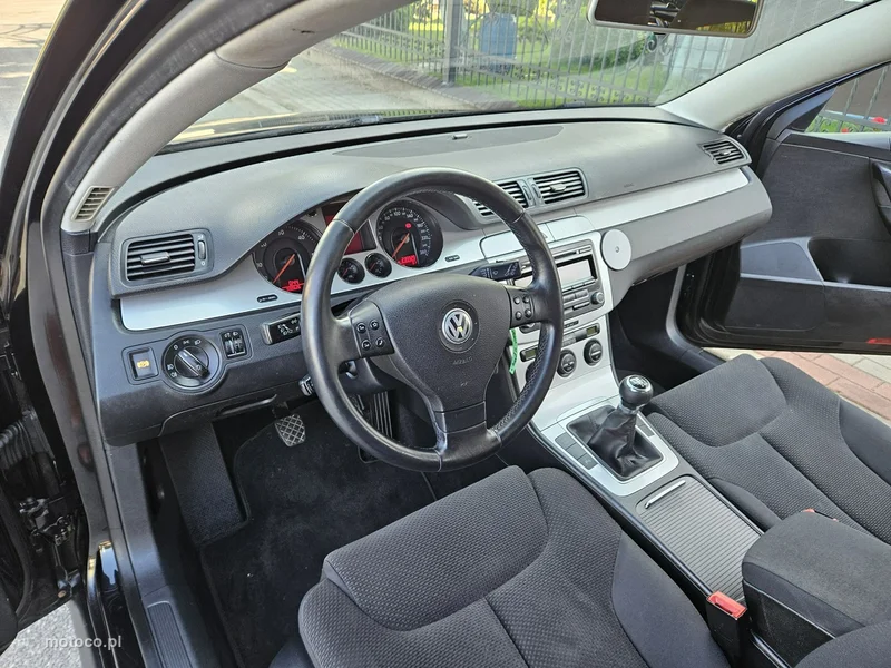 Volkswagen Passat B6 8