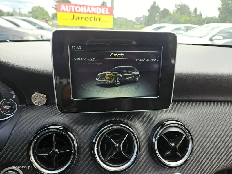 Mercedes-Benz GLA X156 GLA 180 22