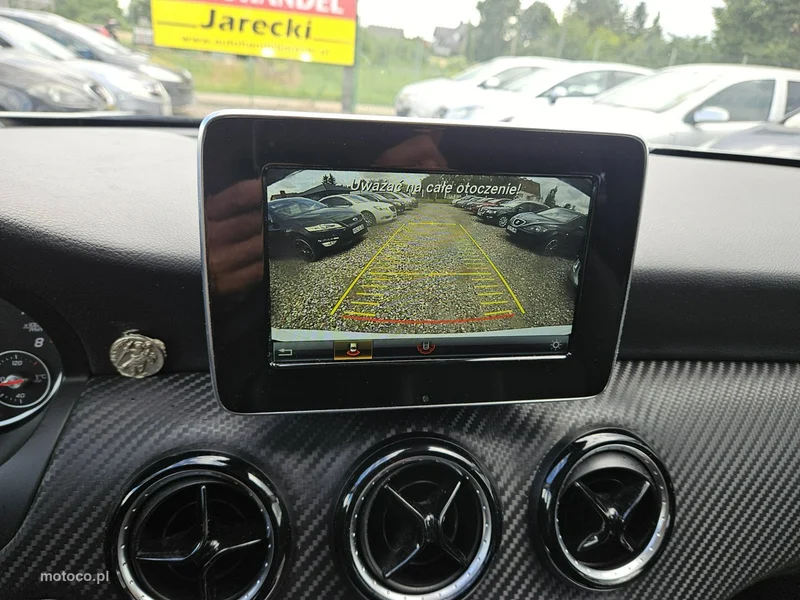 Mercedes-Benz GLA X156 GLA 180 23