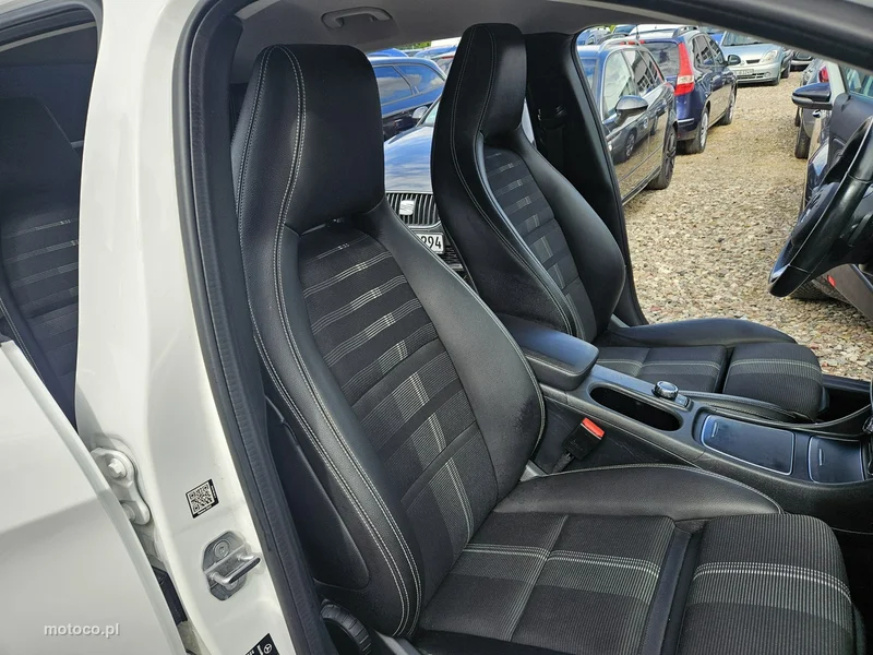 Mercedes-Benz GLA X156 GLA 180 24