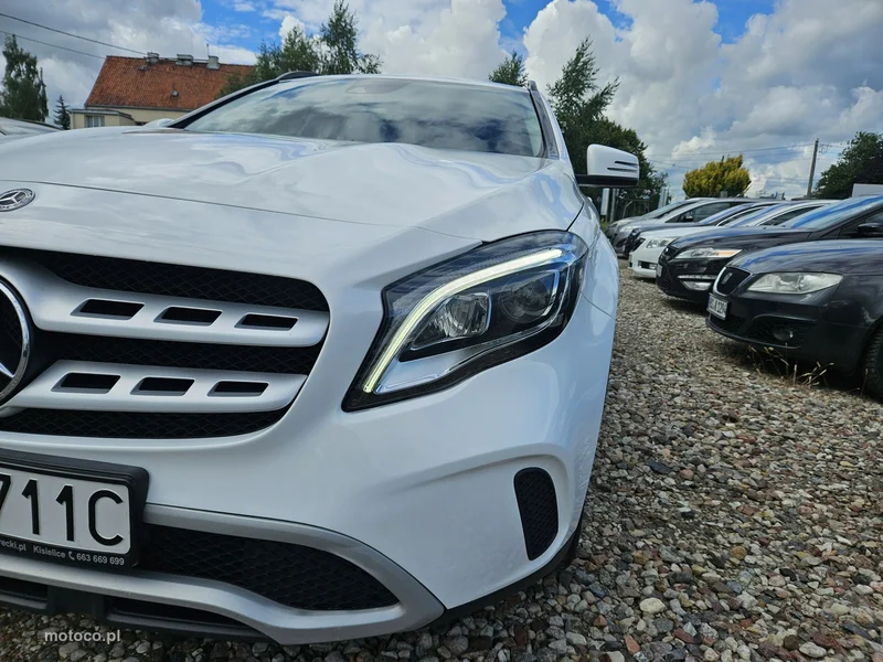 Mercedes-Benz GLA X156 GLA 180 29
