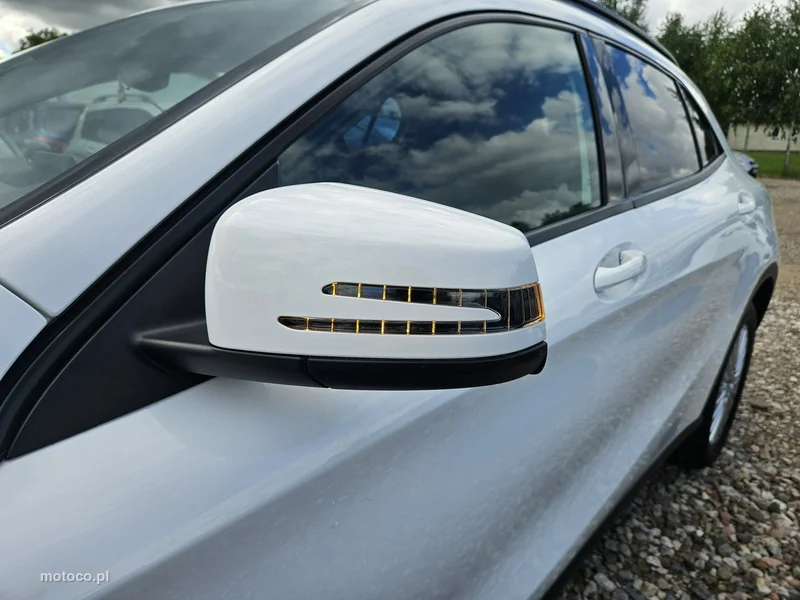 Mercedes-Benz GLA X156 GLA 180 30