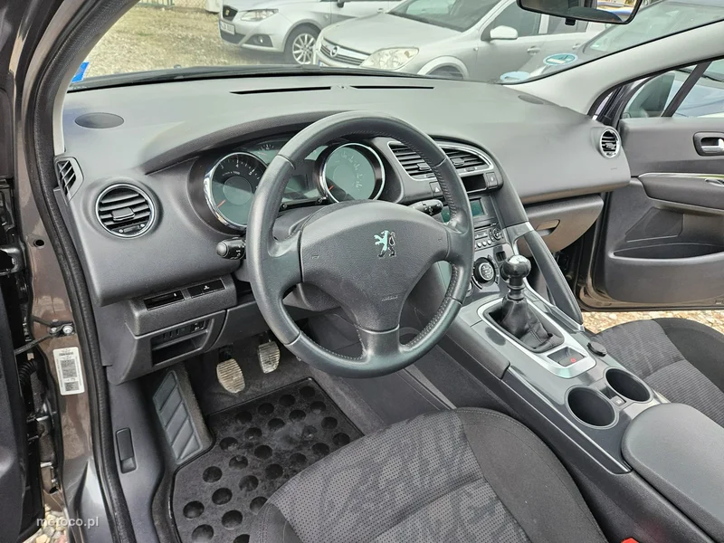 Peugeot 3008 8