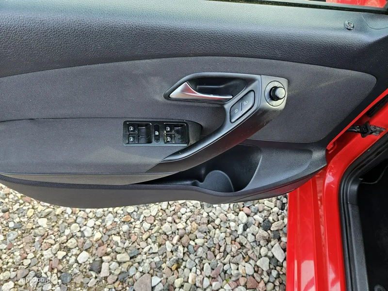 Volkswagen Polo V 6R 13