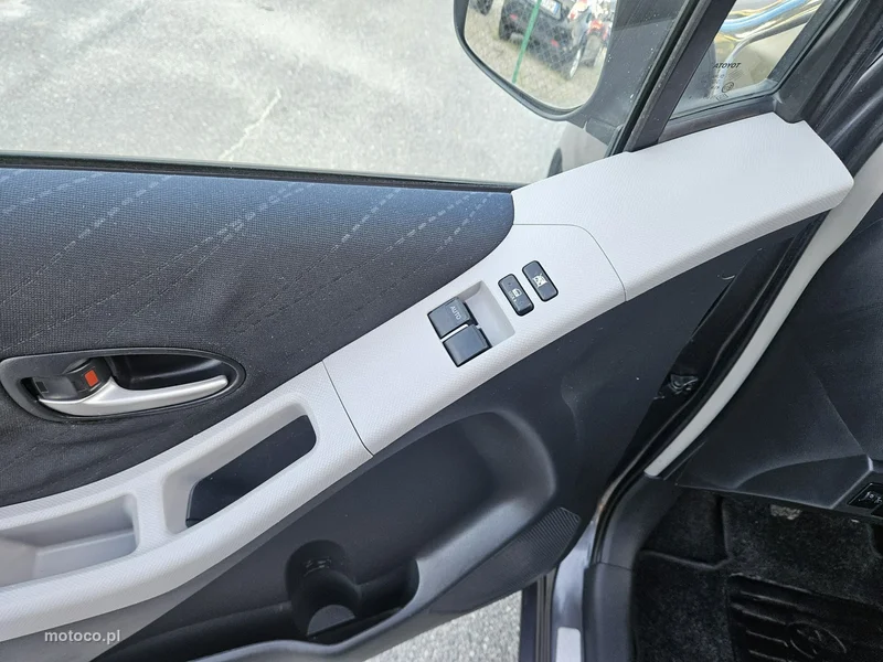 Toyota Yaris XP90 13