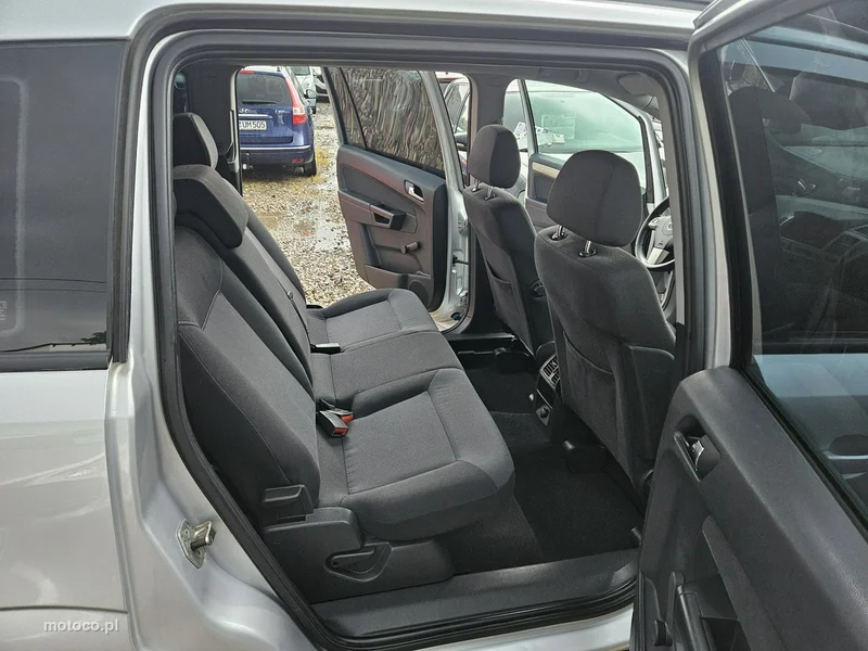 Opel Zafira B 12
