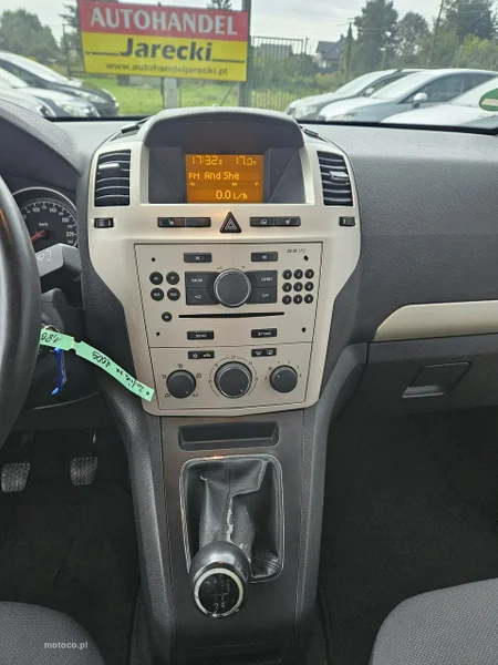 Opel Zafira B 17