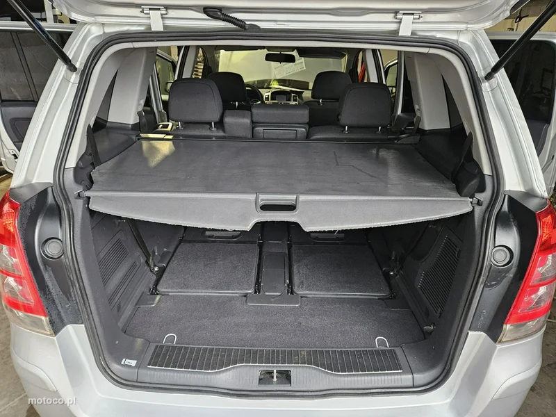 Opel Zafira B 19