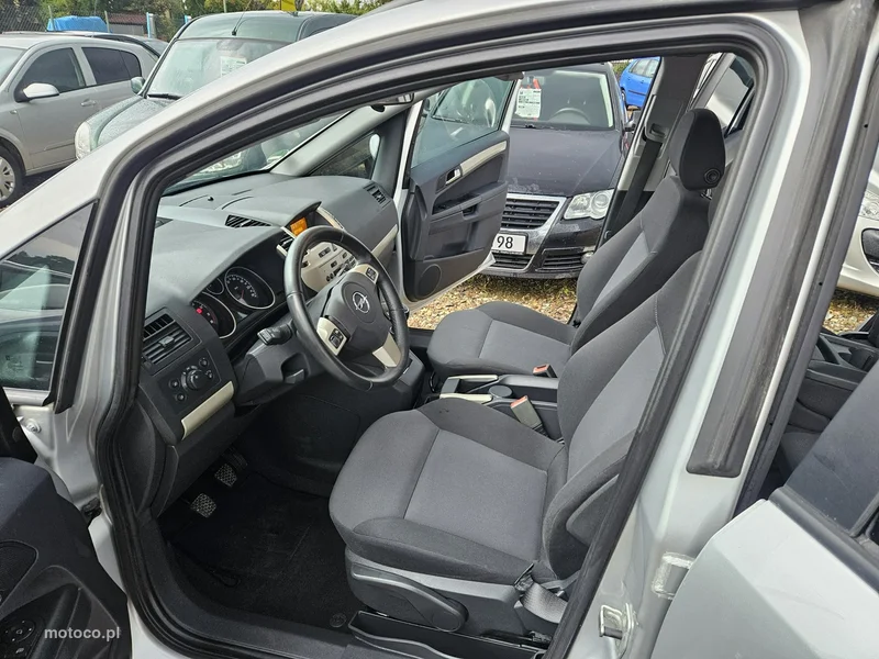 Opel Zafira B 7