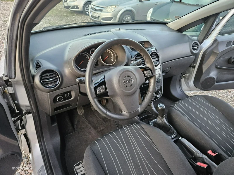 Opel Corsa D 8