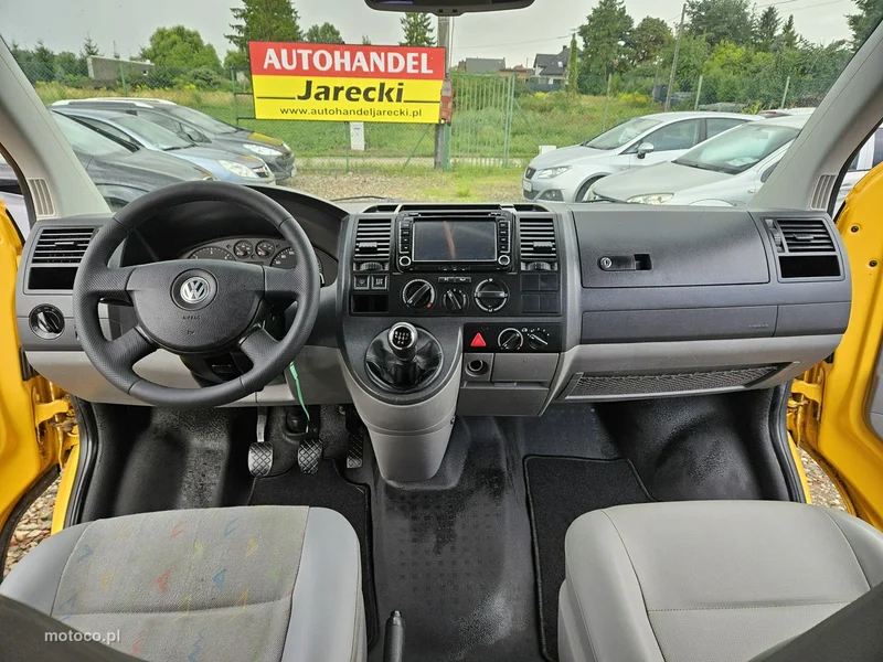 Volkswagen Caravelle 12