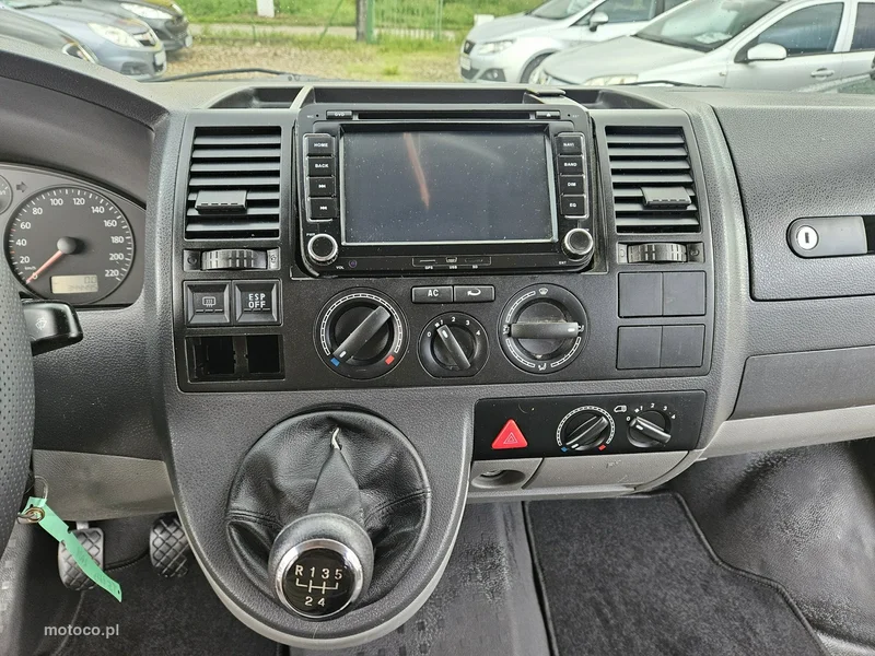 Volkswagen Caravelle 13
