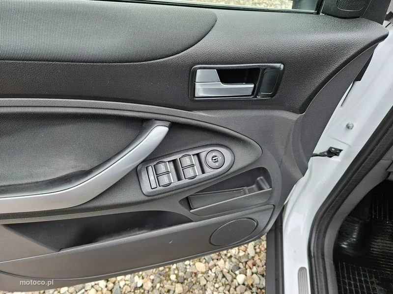 Ford Kuga I 13