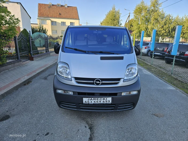 Opel Vivaro 2