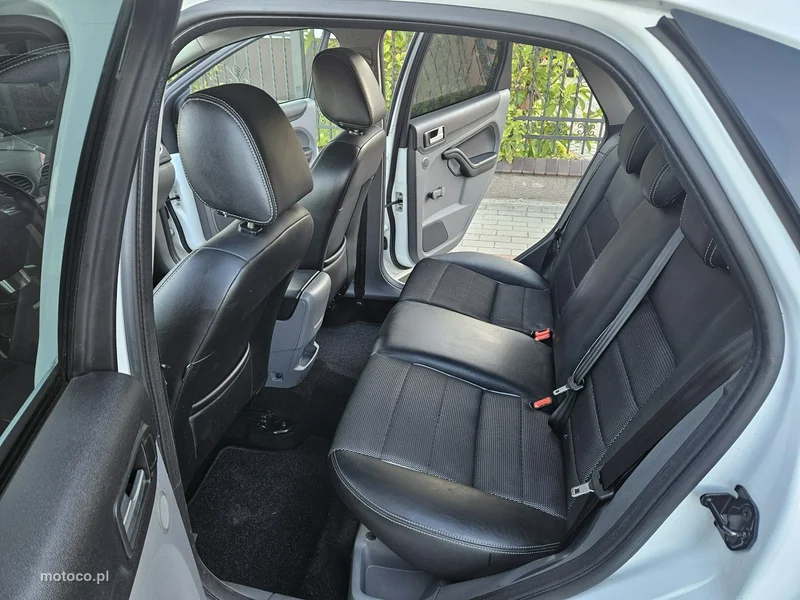 Ford Focus II 9