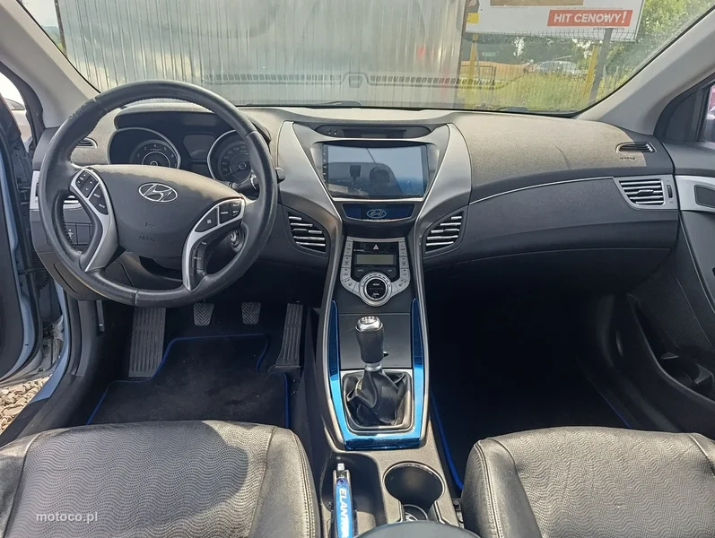 Hyundai Elantra 11