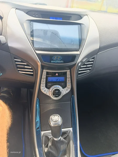 Hyundai Elantra 13