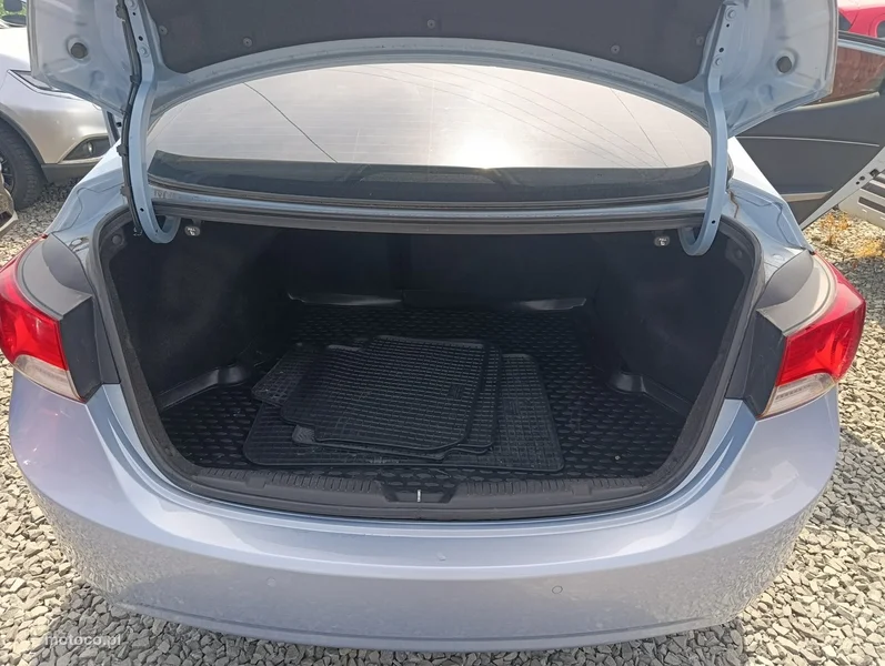 Hyundai Elantra 20