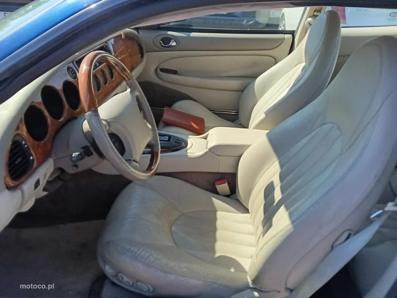 Jaguar XK8 12