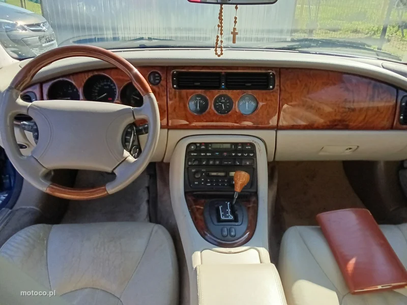 Jaguar XK8 8