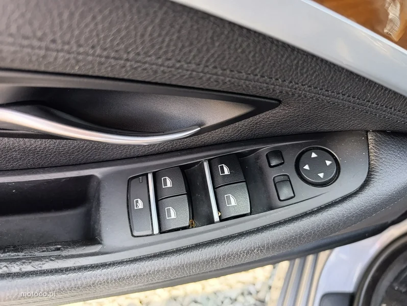 BMW Seria 5 F10 530 15