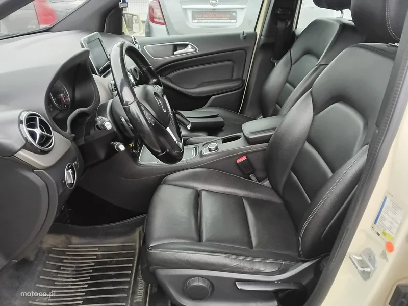 Mercedes-Benz Klasa B W246 B 180 12