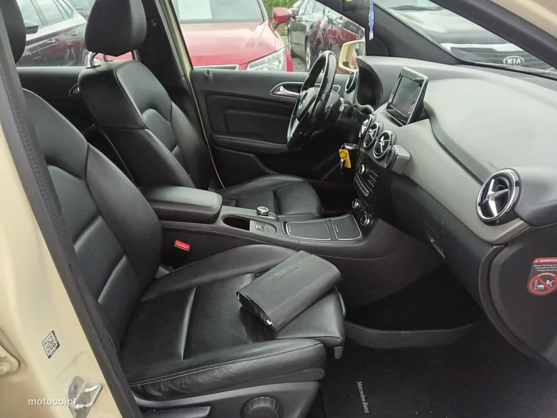 Mercedes-Benz Klasa B W246 B 180 14