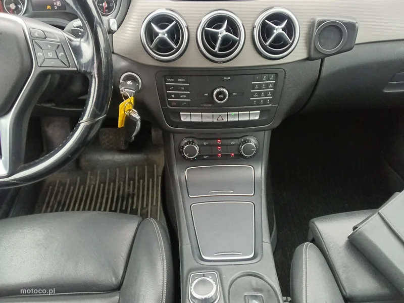 Mercedes-Benz Klasa B W246 B 180 16
