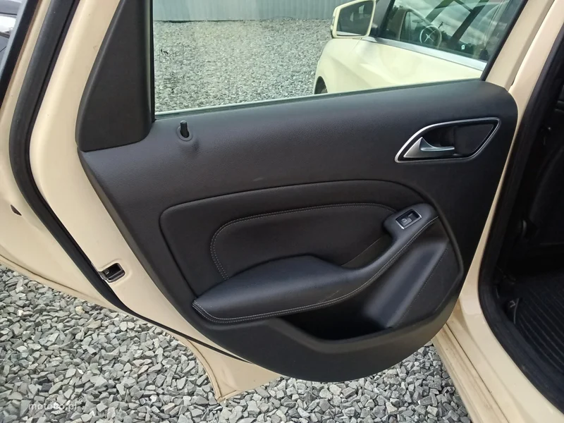 Mercedes-Benz Klasa B W246 B 180 30